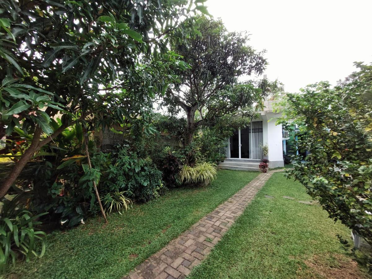 Chen Villa - Near Airport Negombo Dış mekan fotoğraf
